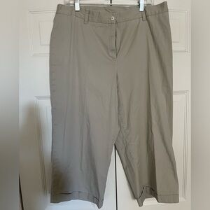 Jones NY Signature Collection Cuffed Capri